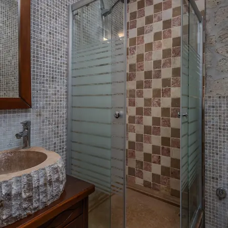 Koclu Konagi Gæstehus 4*